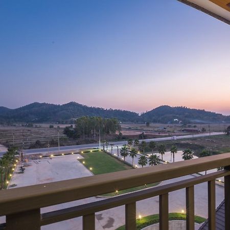 Sann View Hotel Thoeng Ngoại thất bức ảnh
